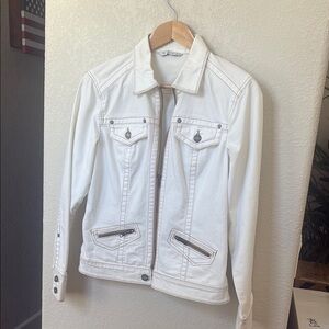 NWOT - Cabi Women's Vintage Off-White Denim Jacket-Size Small